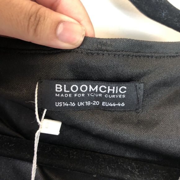 BloomChic Black Metallic Sequined Long Sleeve Dress Faux Wrap Size 14/16 NWTs - Picture 11 of 13